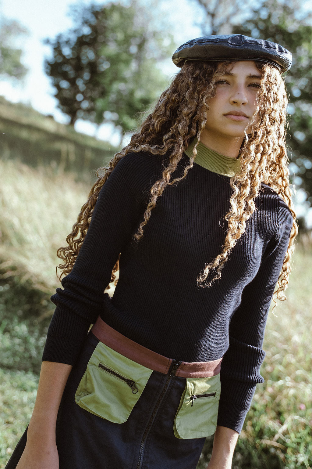 D942-NA - COLORBLOCK RIBBED MOCK NECK