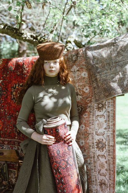 G972-GN - TURTLENECK WITH BROOCH