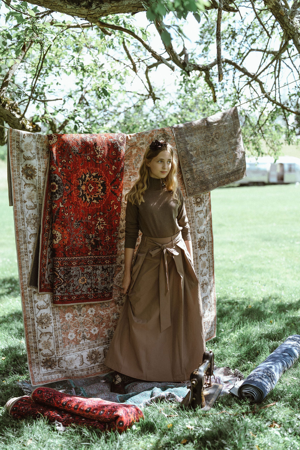 G990-TA - BOW DETAIL TAFFETA SKIRT
