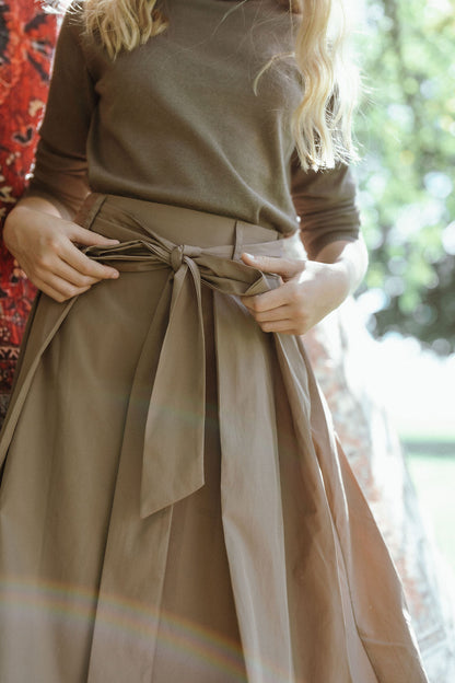 G990-TA - BOW DETAIL TAFFETA SKIRT