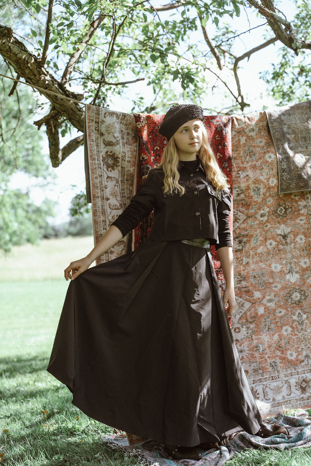 G938-BK - TAFFETA PATENT LEATHER DETAIL SKIRT