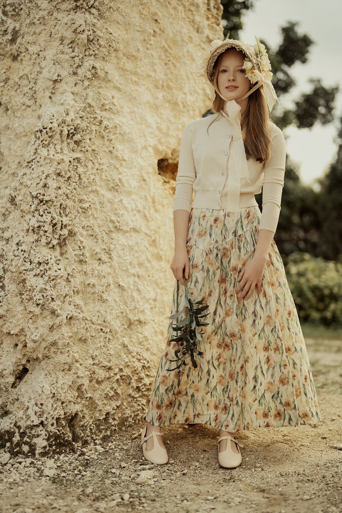 G835-BE - DROPPED YOKE PRINTED SKIRT