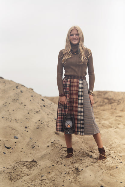 PLAID PANEL PLEATED SKIRT