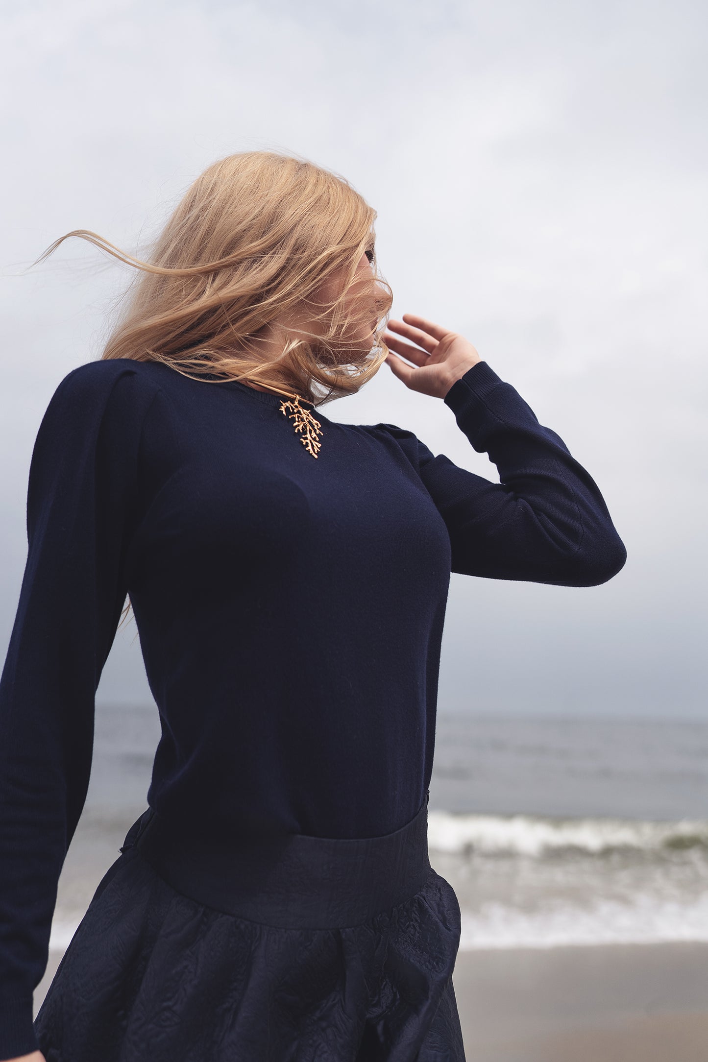 CREW NECK SWEATER