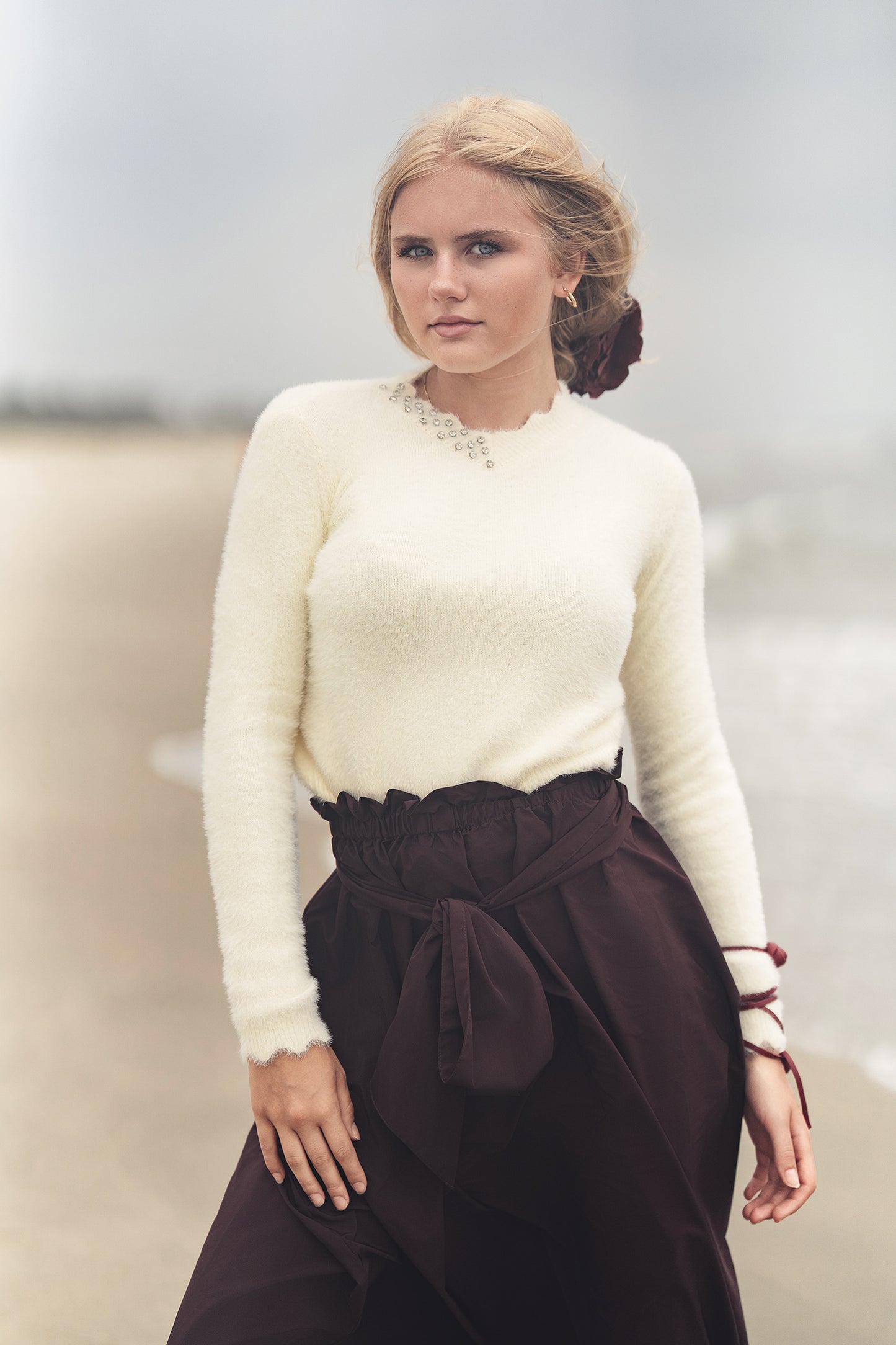 G750-BK - FURRY SCALLOPED SWEATER