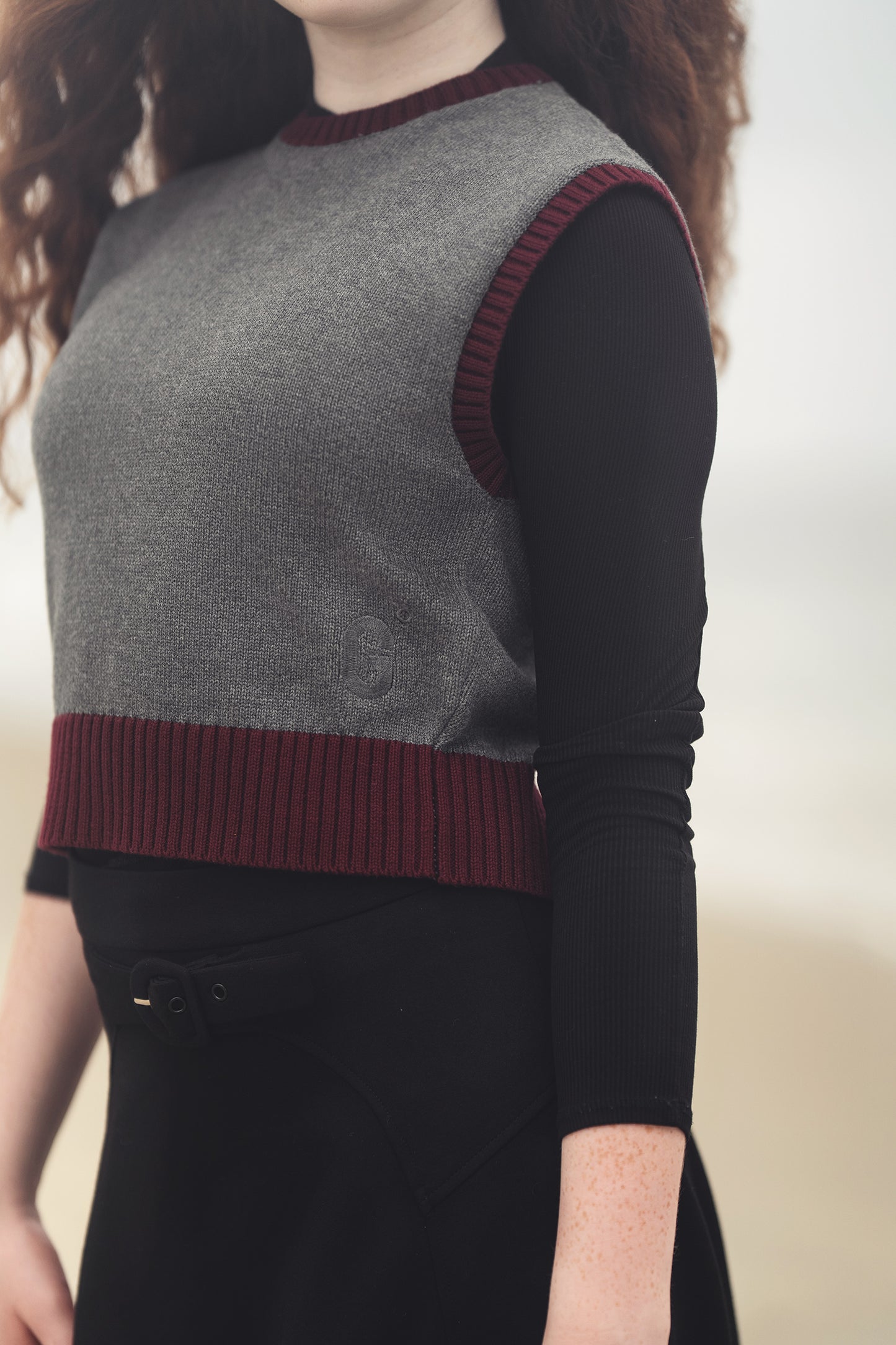 FRONT BUCKLE SKIRT